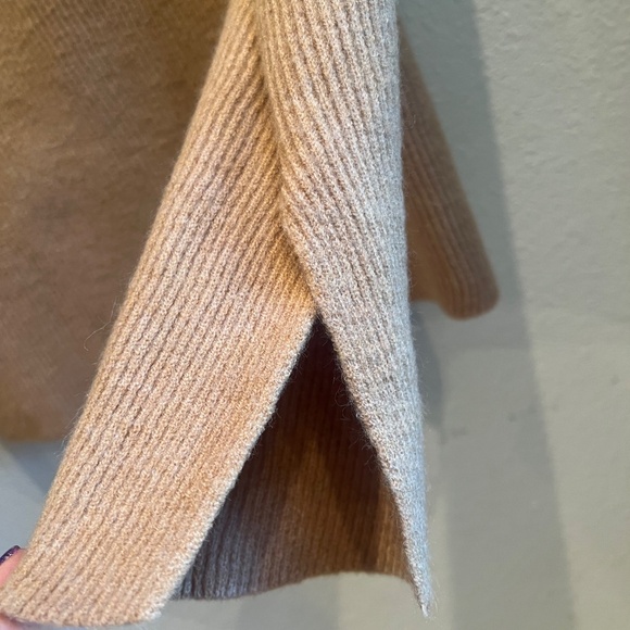 New Easel Sweater Tan V Neck Keyhole Mid weight Pullover Cozy Relaxed Fit - Picture 11 of 11